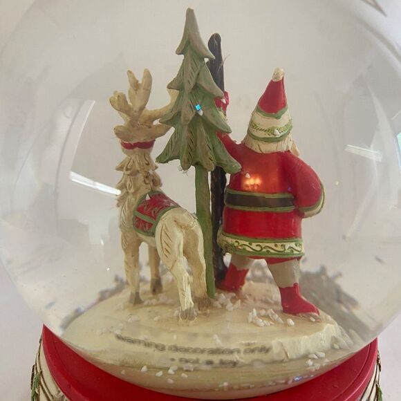Chritmas Snow Globe w/ Santa and Reindeer Musical " Jingle bells " - Picture 9 of 10